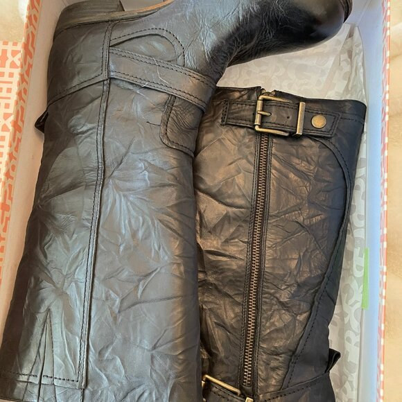 boots - Picture 1 of 5